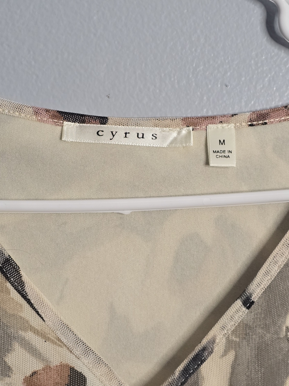 Cyrus Neutral Abstract Print Mesh Ruched V-Neck Top - Picture 4 of 6